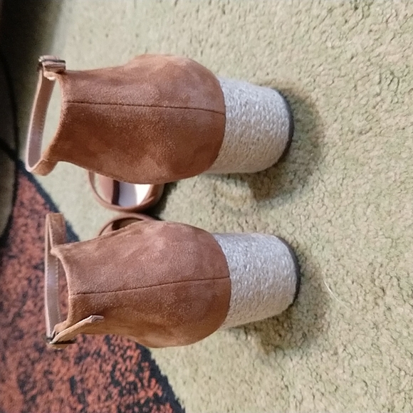 Bella Vita Genuine Suede Heeled Sandals Made in Italy - Picture 4 of 6